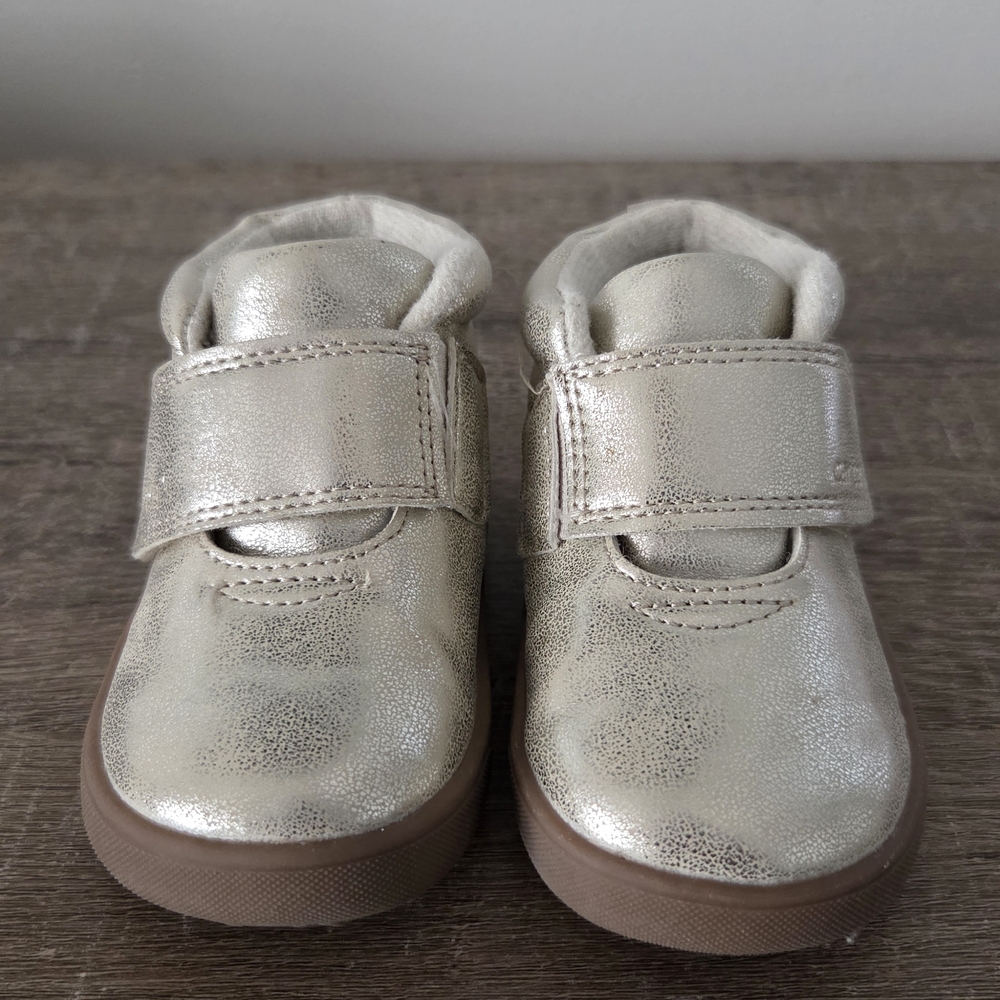 NWOT Shimmering Gold Baby Walker Shoes Size 4